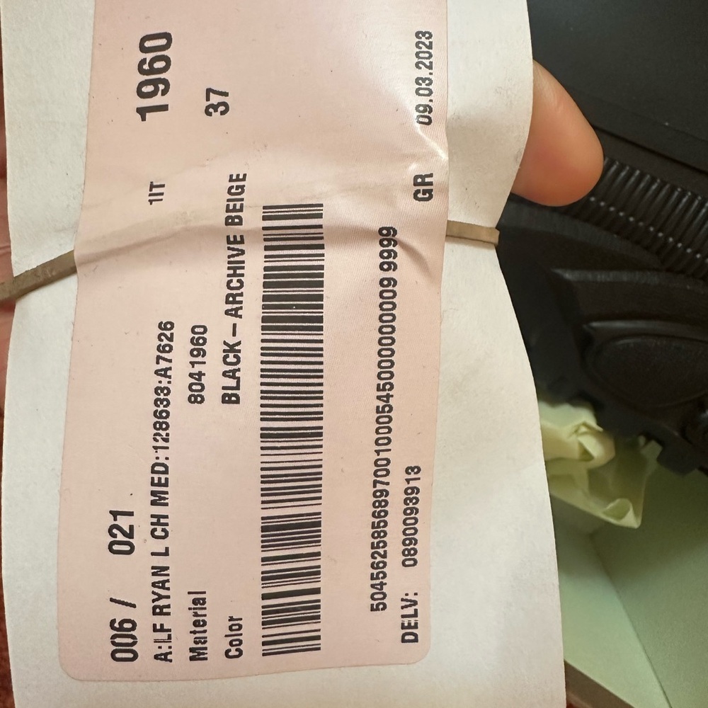 Burberry Checkered Black and Beige Boots - Picture 6 of 7